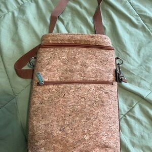 Brandy-Cork 2 Bottles Carrrier   Wine / alcohol